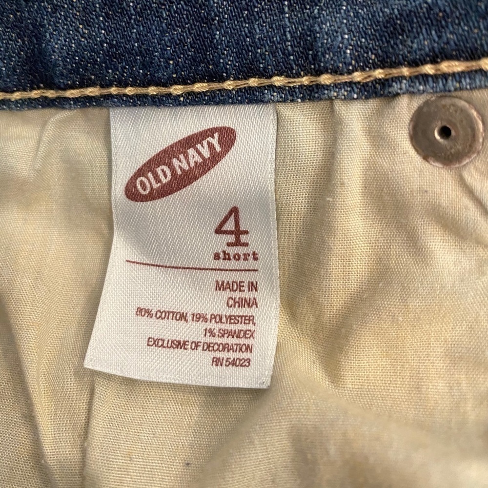 EUC Old Navy Diva Mid-Rise Curvy Straight Jeans, size 4 Short - Picture 4 of 5